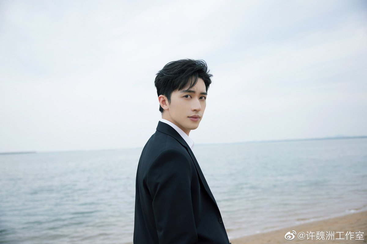 dramapotatoe's tweet photo. #TimmyXu suits up for a World No Tobacco Day promotional event

#xuweizhou https://t.co/gKPKSBgy4r