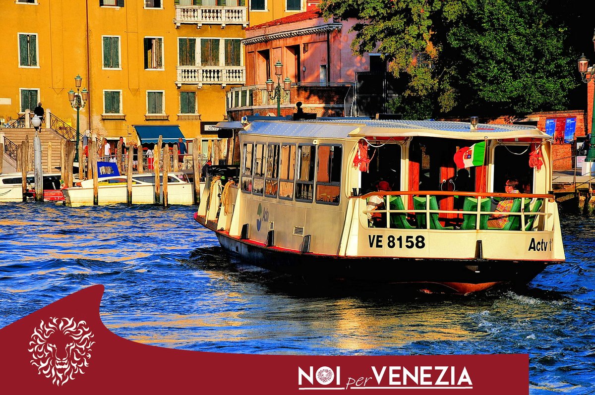 NoiVenezia's tweet photo. Il trasporto pubblico è allo sbando e si sta rischiando lo scontro sociale, mentre la stagione turistica sta per iniziare con tutto quello che comporta. Servono risposte e servono subito.
#noipervenezia #noisiamosulpezzo https://t.co/KP7on9ebma