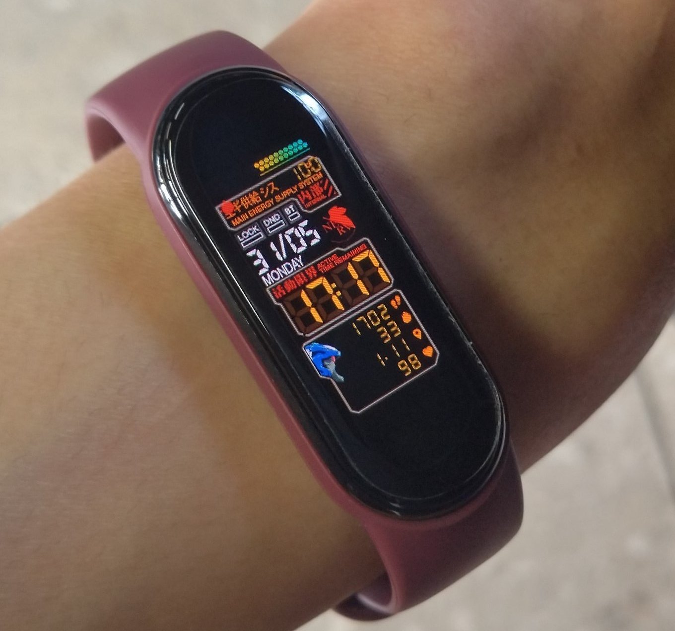 ぺんぎん スマートウォッチでびゅーしました Apple Watchみたいな高級品は買えないのでmi Band5 エヴァ壁紙かっこいー T Co Kn0onj4c11 Twitter