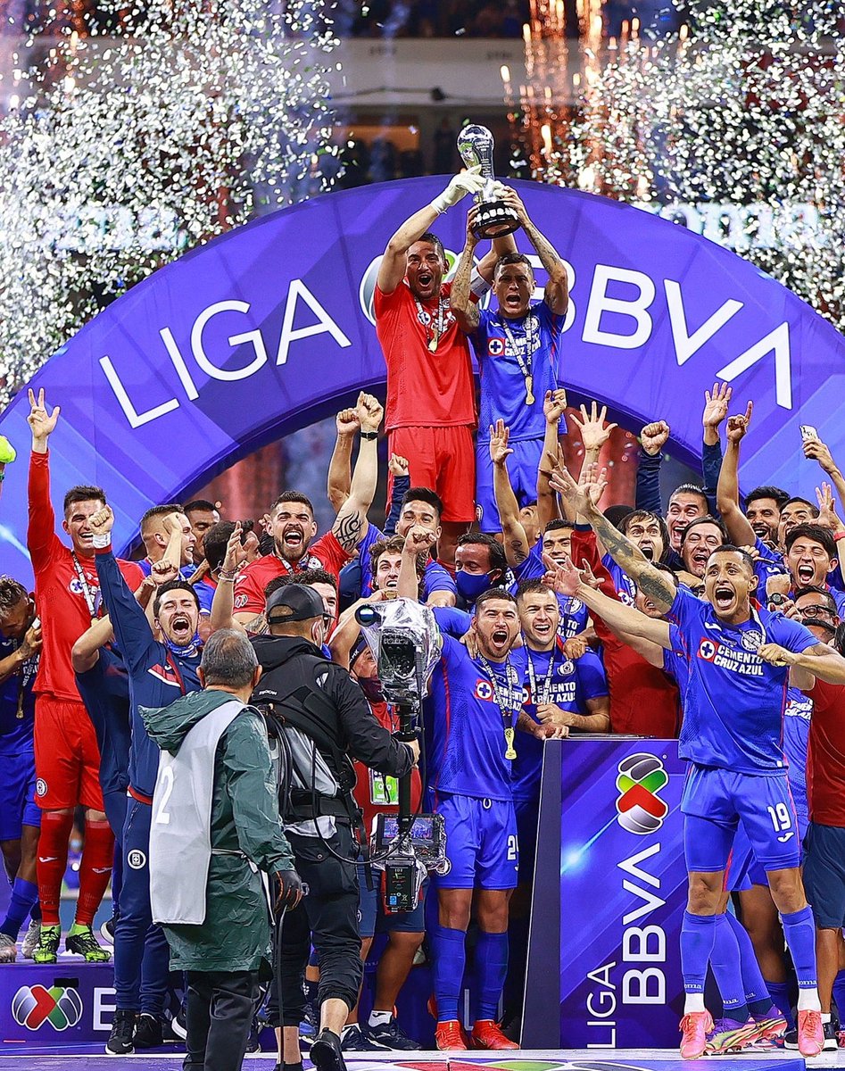 ChilangasSurf's tweet photo. El Cruz Azul después de 23 años es campeón del fútbol Mexicano. 🏆 https://t.co/sAQbz7P3MH