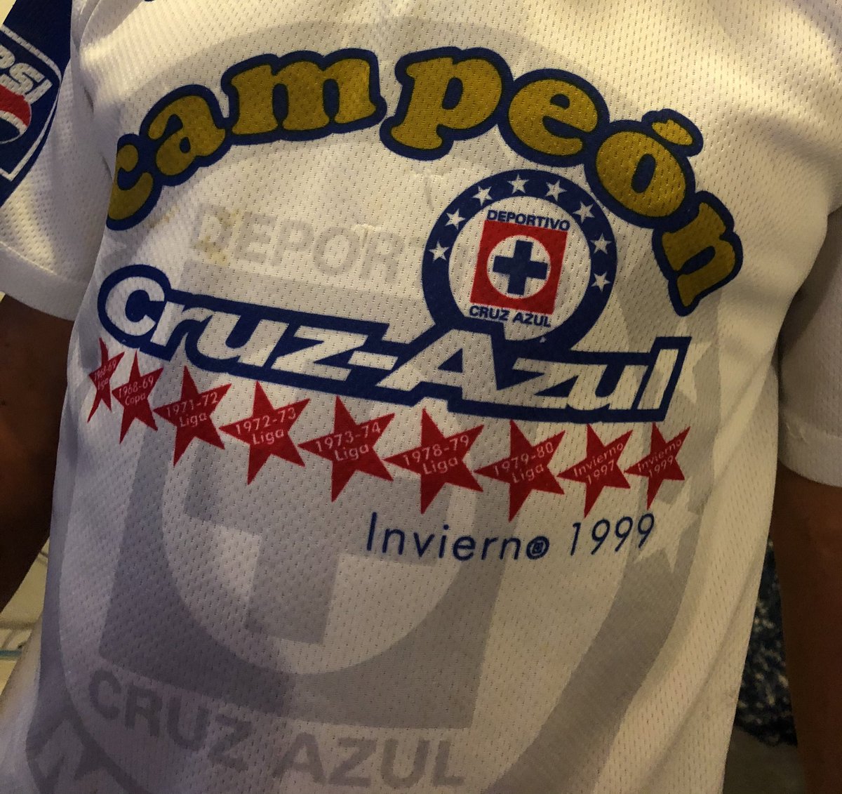 Yoel_RC's tweet photo. Desde la final del invierno  99 papà Cröco tenía guardadita su playera de cruz azul campeón, 😭😭😭 https://t.co/l0xYeDV9tM