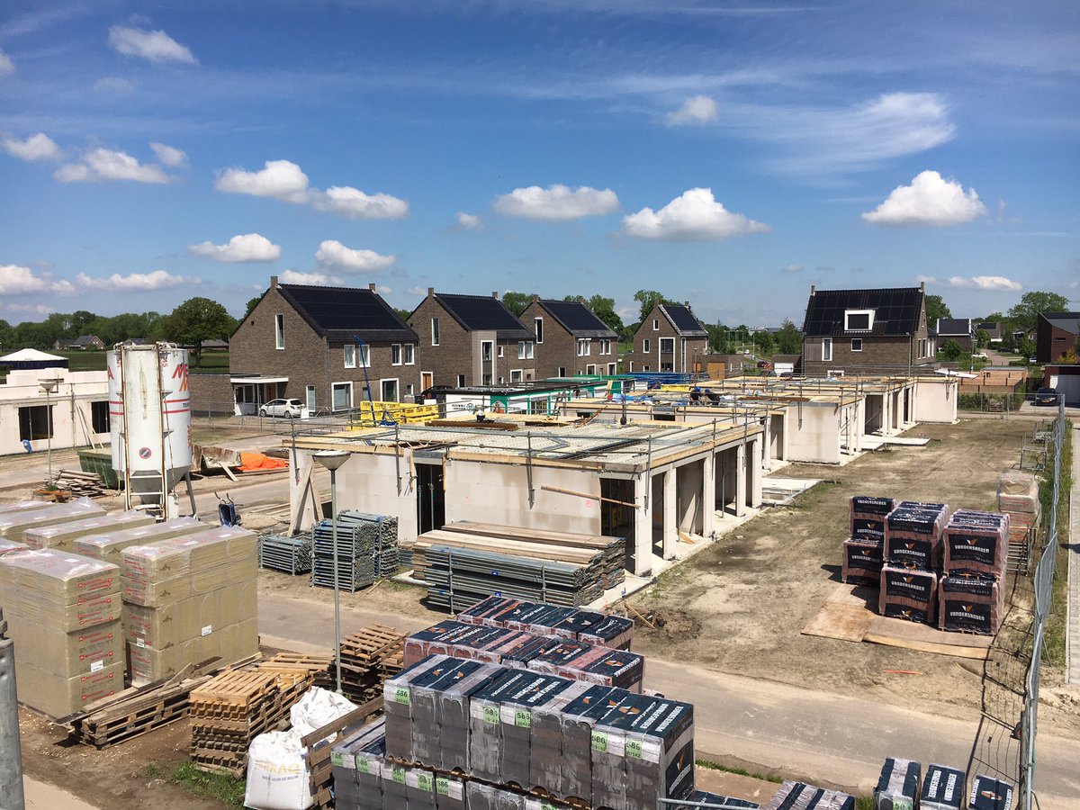Project 15 woningen Cluster IV gaat in een strak tempo verder. Tevreden werknemers en tevreden klanten. <a href="/BouwmijJanssen/">Bouwmij Janssen</a>