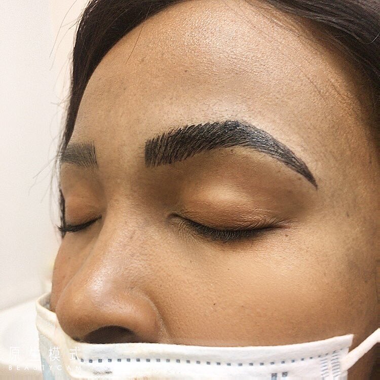 iamsbmazwi's tweet photo. Microblading in progress... #microblading #microbladed #byiamsbmazwi #browsonfleek #browsonpoint #wakeuplikethis(everyday) #semipermanentmakeup #2-3yearsonfleek [bookings(PE|EL|KWT): Call/WhatsApp 0615885177] https://t.co/3pRnN0lvaT