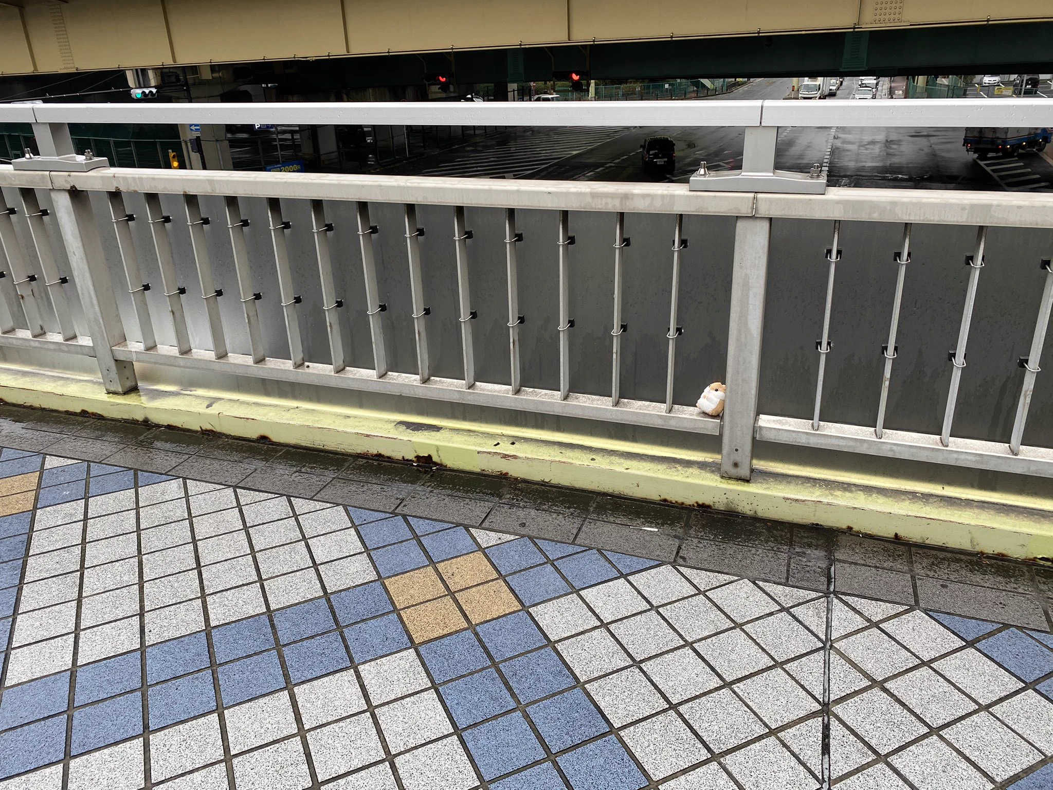 @fukku7010gmail1 壁沿いに歩きながらRボタン連打していたなあ。 