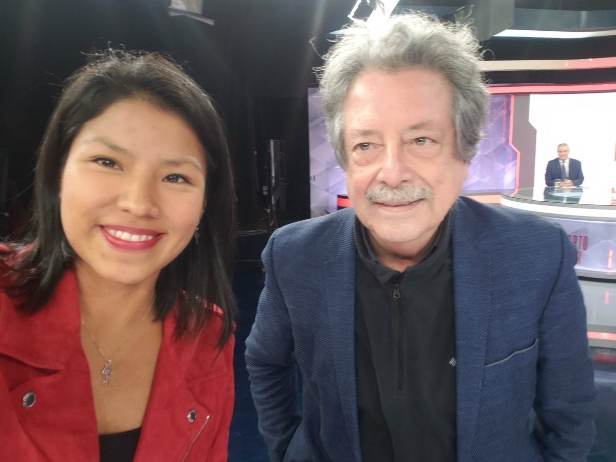 Con Humberto terminando panel en #CuartoPoder. Un capo desmintiendo las falsedades del fujimorismo de siempre.
El Perú merece un cambio. Votemos sin miedo✏✏
#KeikoNoVa 
#PedroCastilloPresidente 
#DebatePresidencial2021