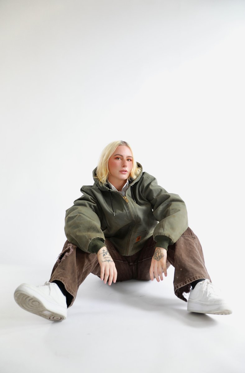 Jam packed tonight with a premiere from <a href="/IAMGODLANDS/">GODLANDS</a> ft. <a href="/EastAv3/">EAST AV3</a> 👏 You'll also hear new <a href="/pnau/">PNAU</a> ft. <a href="/BudjerahS/">B is for Budjerah</a>, <a href="/bestpolishclub/">Polish Club</a>, <a href="/banoffeemusic/">BANOFFEE</a>, <a href="/clypsoishere/">CLYPSO</a>, <a href="/joshjcashman/">Josh Cashman</a> and you'll meet <a href="/tul_liah/">Tulliah</a> on 60 Secs With...