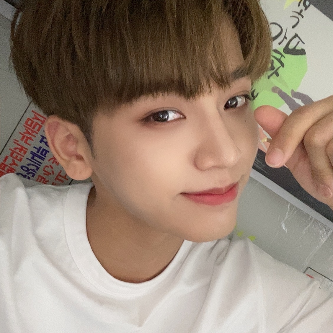 OmegaX_members's tweet photo. [#OX]

이번 주의 시작이자
이번 달의 마지막!!
화아 이이 티이잉!!

#OMEGA_X #오메가엑스 #혁 https://t.co/KcXkP7ItUu