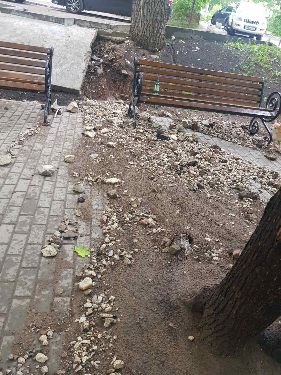 Доброе утро! Вот такая картина после дождя на озере "Леснуха", к кому обращаться чтобы привели в порядок? <a href="/SamMobilePriem/">Мобильная приемная Губернатора Самарской области</a> <a href="/Kuznetsov_Al_V/">Александр Кузнецов</a> <a href="/Adm_Okt_Samara/">Администрация Октябрьского внутригородского района</a> <a href="/5prosekaS/">5proseka_stroykastop</a> <a href="/citytrafficru/">citytraffic.ru</a> <a href="/63media_ru/">Самарское Обозрение</a> <a href="/63ru/">63.ru</a>