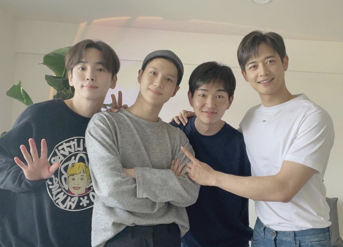 bumkeystagram's tweet photo. 잘다녀와!!🥑

https://t.co/H9nc68oBP7 https://t.co/EVtqRgmlte