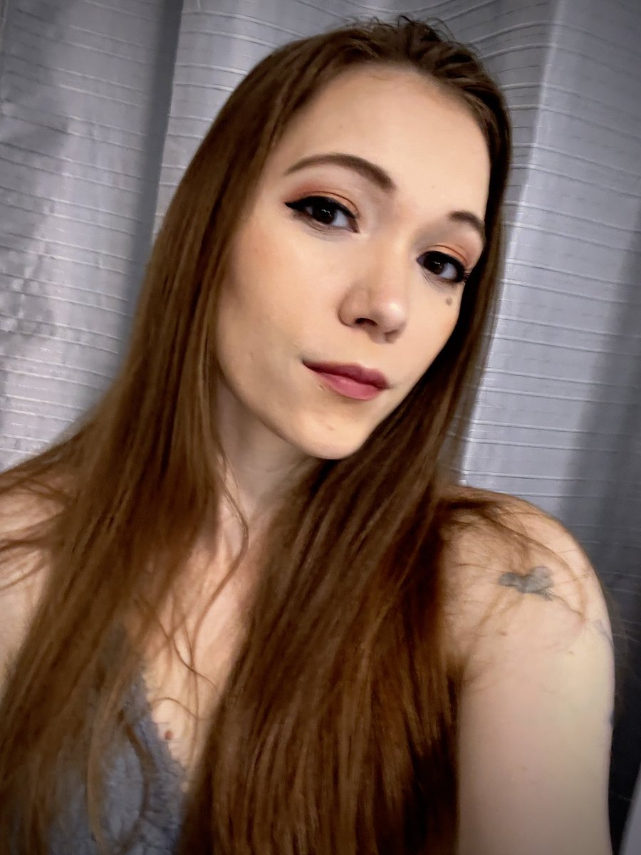 MiekoMinou's tweet photo. Getting ready for a photo shoot 📸 #photo #modellife #photooftheday #onlyfans https://t.co/iQpq5J1cpE