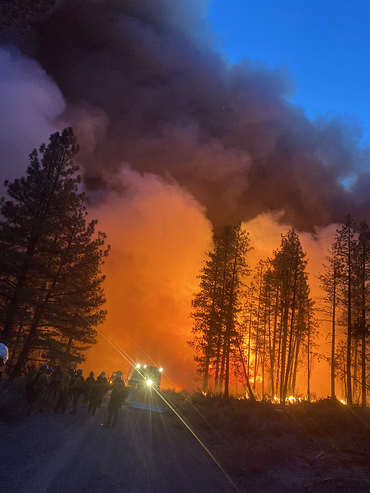 scofmpfireinfo's tweet photo. Pictures from today on the #SycanRiverFire.
#FireYear2021 https://t.co/xe6vKPkmhw