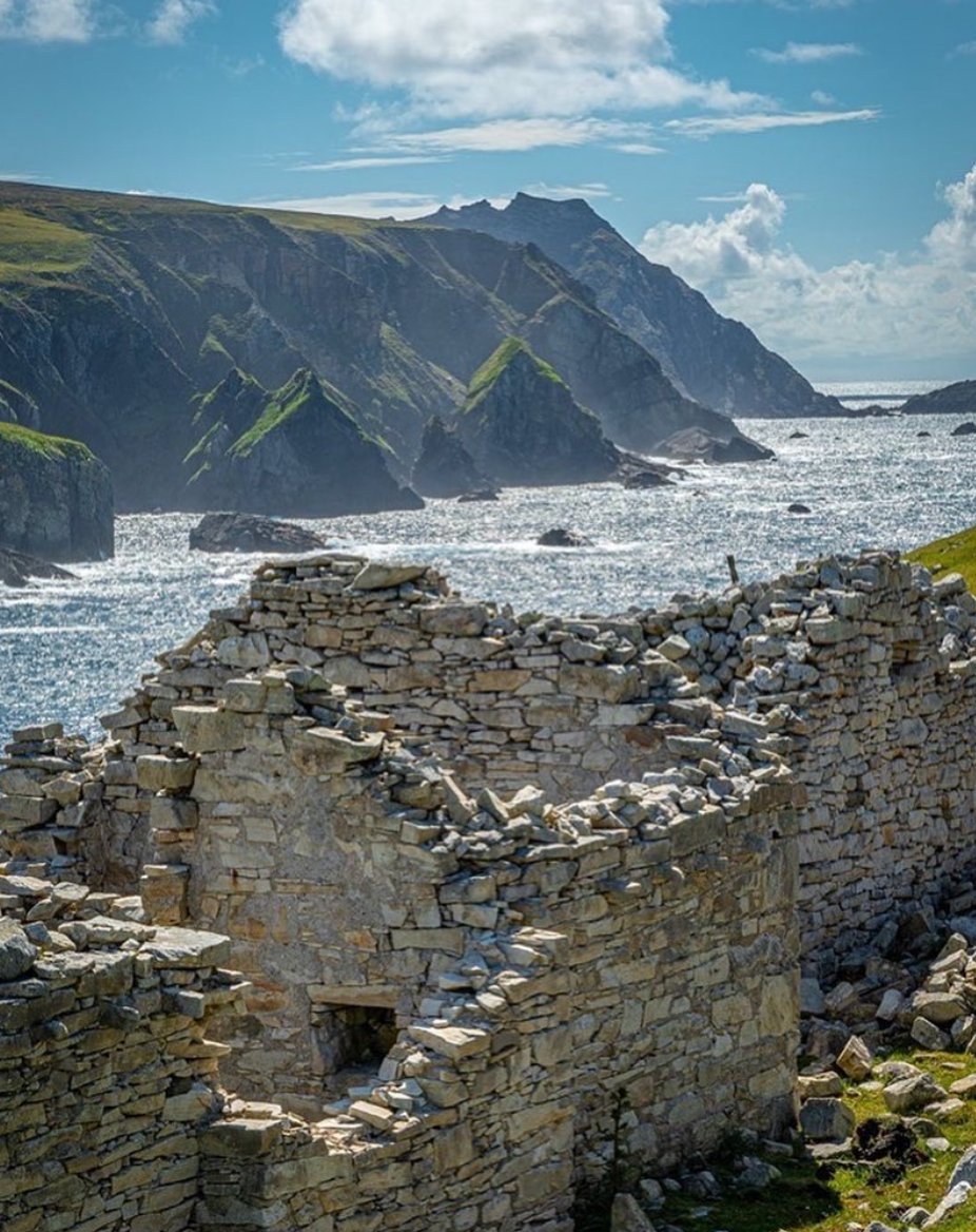 Excellent work by <a href="/fiac_mangan/">Fiachra Mangan</a>