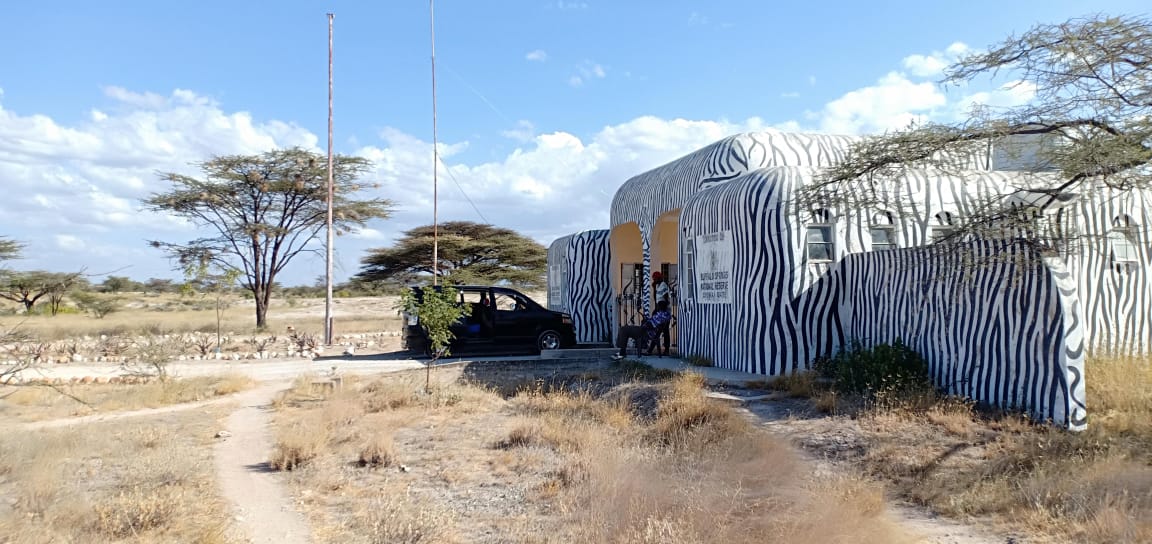 CountyAs_Isiolo's tweet photo. #Isiolo is the Gateway into the vast Northern frontier, inhabited by various nomadic pastoralist communities, where wildlife and livestock freely co-exist.
Buffalo Springs and Shaba National Reserve Blog: https://t.co/RHlLQcfbtv
#ElboranResort #BuffaloSpring #Wildlife #Isiolo https://t.co/DTsNIl8Ir0