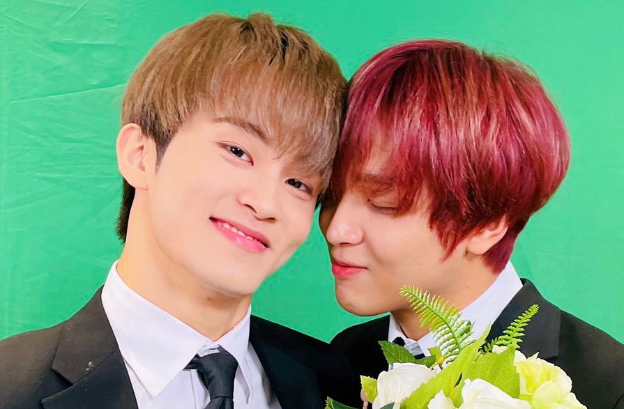 haelovs's tweet photo. their heads snuggle to each other when they hug https://t.co/nXxAJ3Pnpt