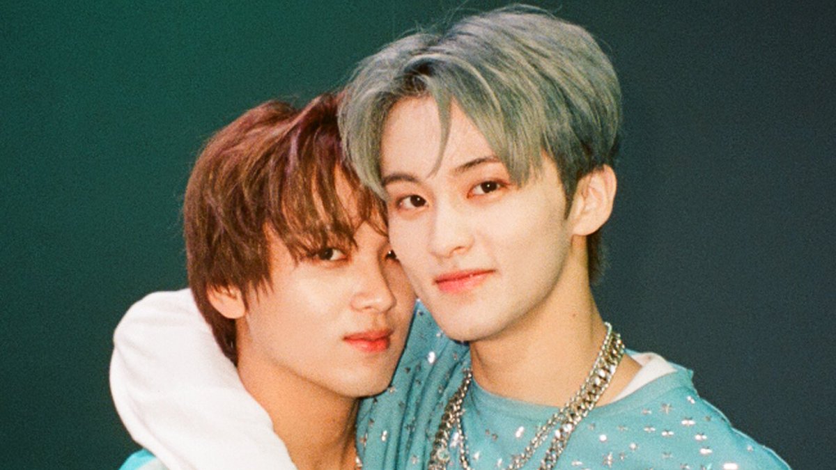 haelovs's tweet photo. their heads snuggle to each other when they hug https://t.co/nXxAJ3Pnpt