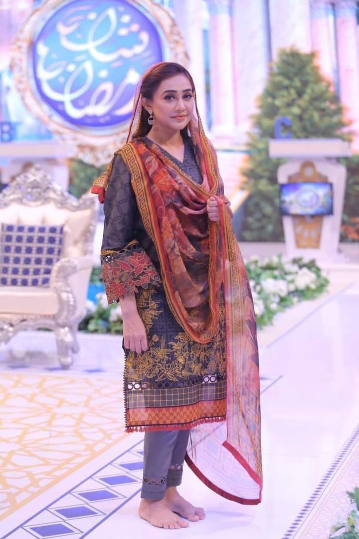 SamiJan96279548's tweet photo. #ChefWarda
اس کو اپنے گھر کا پرسنل شیف رکھنا چاہیے جس دن یا رات کو مزےدار کھانا بنائے اس دن اس کو پہلے خوب پیار کرنا چاہیے پھر اس لے ہونٹوں کو چوس چوس کر راس نکالنا چاہیے پھر اس کو زمین پر، بیڈ پر، میز پر اور کرسی پر گھوڑی بنا کر اسکی ڈگی مرنی چاہیے پر زمین بیڈ پہ اسکو لٹا کر https://t.co/UaV1y9Q7Bh