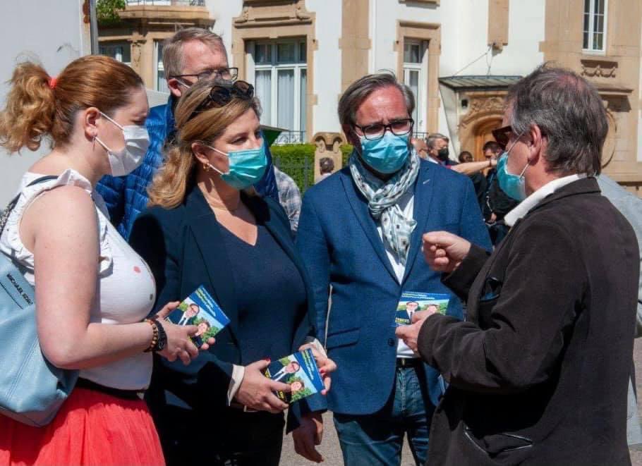 EmmanuelLebeau's tweet photo. 🚀🚀🚀En équipe, de Queuleu à Ste-Thérèse avec nos remplaçants et nos collègues élus municipaux @Julien Husson, @henri Malasse pour échanger avec les messins #metz3 @Departementales # Metz Utile Pour Metz #utilepourlamoselle #LebeauStémart #UtilePourMetz 👇 https://t.co/hlQs0P1Ox2