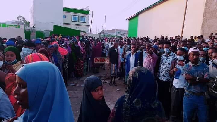dhiifawi's tweet photo. Pple of Somaliland are casting their votes with peace and admiration. They are writting another history lines to democracy-deprived Africa books. 

Dadka oo dhami ha wariyeen ha wariyeeen! 

#SomalilandElections2021 
#NabadKuCodee https://t.co/de62WdkP2X