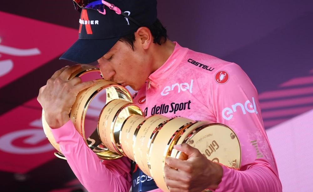 🚴‍♂️ <a href="/giroditalia/">Giro d'Italia</a> Tappa 2⃣1⃣ Super Egan Bernal! Entusiasmante Filippo Ganna! Grande Damiano Caruso! Si chiude così il Giro d'Italia numero 104 #Giro #ciclismo #cyclistitaly
cyclistmagazine.it/giro-ditalia-b…