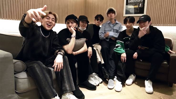gotsevenbabybi1's tweet photo. Hi Guys ! Copy paste and radio request
Quero ouvir AHGASE de @GOT7Official Encore em #TOCANASTAR no @radiostarbrasil #6ANOSSTAR
#GOT7 #๊ฐ์ธ๋ธ https://t.co/aTonRb2Mu2