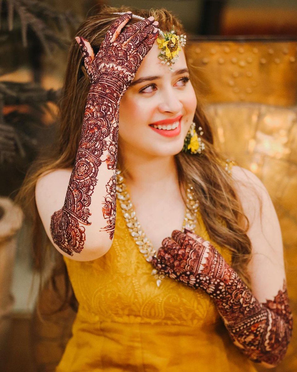 the_fab_app's tweet photo. If the #love I have for you wasn’t as true, the color of your Mehndi wouldn’t be as Dark.. ❤️
#indianbride #indianwedding #bridalmakeup #lehenga #beautifulbride #floraljewelry #bridesmaids #Pakistani #pakistanigirl #pakistanibride. #mehndidesign #mehendi #mehendidesign #hennapro https://t.co/L5o9ZPHudj