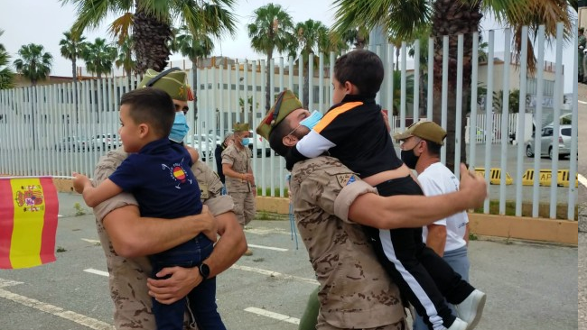 ANLH_JOMunilla's tweet photo. 📰 ACTUALIDAD | CEUTA. Los 'últimos de Bagdad' vuelven a casa https://t.co/XvWsgW92A8 (vía @CeutaTV). Veinticuatro horas después de la celebración de #DIFAS21, un grupo de legionarios procedentes de Bagdad (Iraq) ha regresado. #LaLegión #COMGECEU https://t.co/fbbWs1ENXa