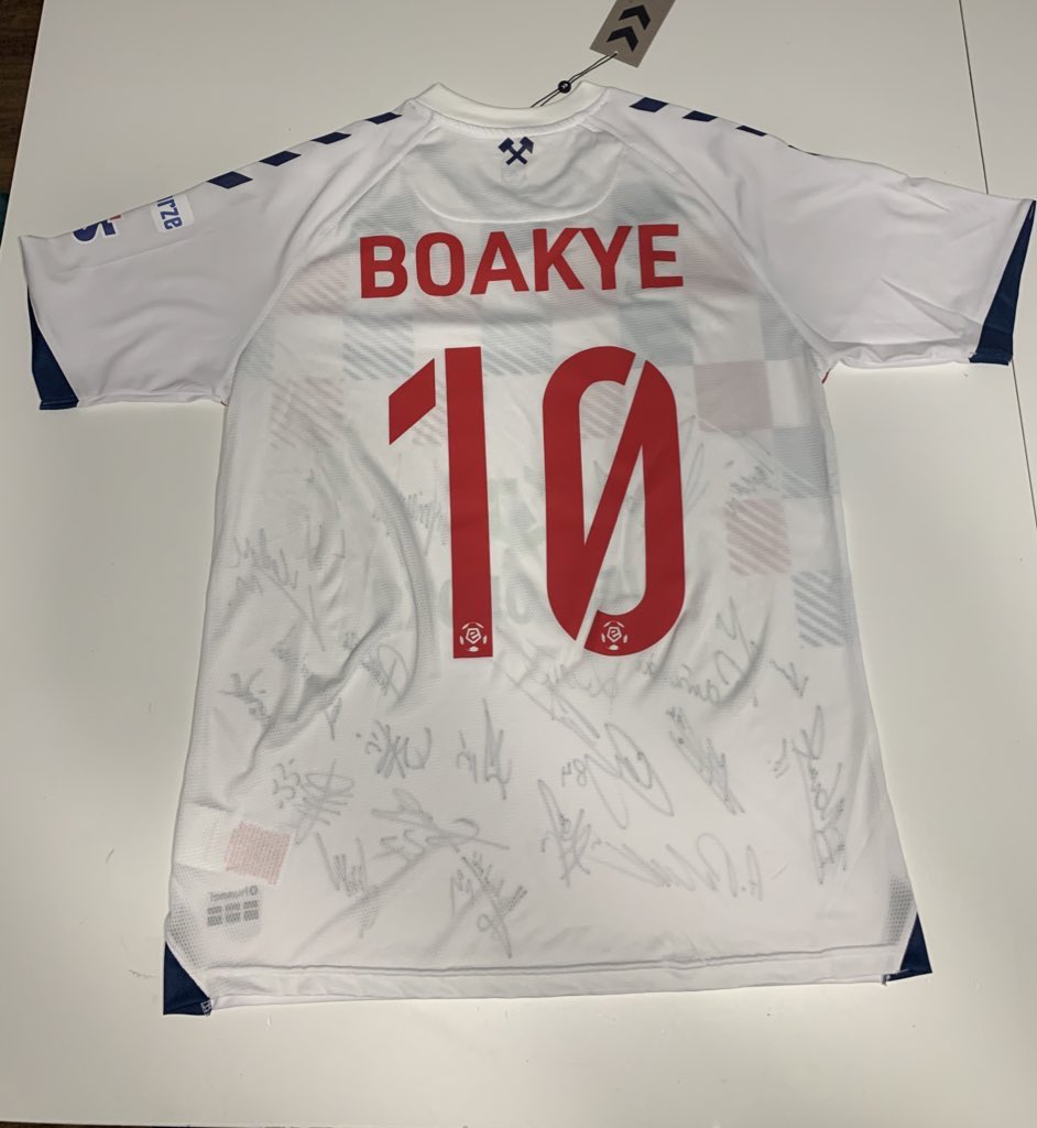 Czy #zabskitwitter już wstał? Jeśli tak to zapraszam do zabawy. Każda wpłata 19,48zl na #FuraDlaAlicji weźmie udział w losowaniu jedynej (tak mi się wydaje;) takiej koszulki w Polsce :) 

zrzutka.pl/gcvdzy

Wpłacamy do środy do 20:00. Potem losowanie. Proszę o RT!