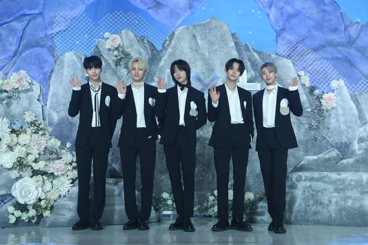 txt_sarangdan2's tweet photo. 210531 #투모로우바이투게더 미디어 쇼케이스 기사 사진 모음 https://t.co/ssGWLq2vWj