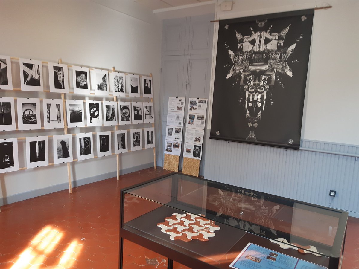 OBRY Cécile (@obry_cecile) on Twitter photo L'expo <a href="/DeRegards/">Regards De Géomètre #Regarddegéomètre #RDG</a> est prête ! Les œuvres des classes <a href="/AcademieNice/">Académie de Nice</a> et des artistes <a href="/ArnaudCheritat/">Arnaud Chéritat</a> , #MarcAubé et Patrice Jeener seront exposées du 1 au 8 juin au musée ATP à <a href="/VilleDraguignan/">Ville de Draguignan</a>. Merci à <a href="/EtwTerp/">Carole Terpereau</a> , <a href="/philterp83/">Phil T</a> , <a href="/Mathalors/">Houria Lafrance</a> pour l'installation.
<a href="/LesMathsEnScene/">LES MATHS En SCENE #LMES</a> L'expo <a href="/DeRegards/">Regards De Géomètre #Regarddegéomètre #RDG</a> est prête ! Les œuvres des classes <a href="/AcademieNice/">Académie de Nice</a> et des artistes <a href="/ArnaudCheritat/">Arnaud Chéritat</a> , #MarcAubé et Patrice Jeener seront exposées du 1 au 8 juin au musée ATP à <a href="/VilleDraguignan/">Ville de Draguignan</a>. Merci à <a href="/EtwTerp/">Carole Terpereau</a> , <a href="/philterp83/">Phil T</a> , <a href="/Mathalors/">Houria Lafrance</a> pour l'installation.
<a href="/LesMathsEnScene/">LES MATHS En SCENE #LMES</a>