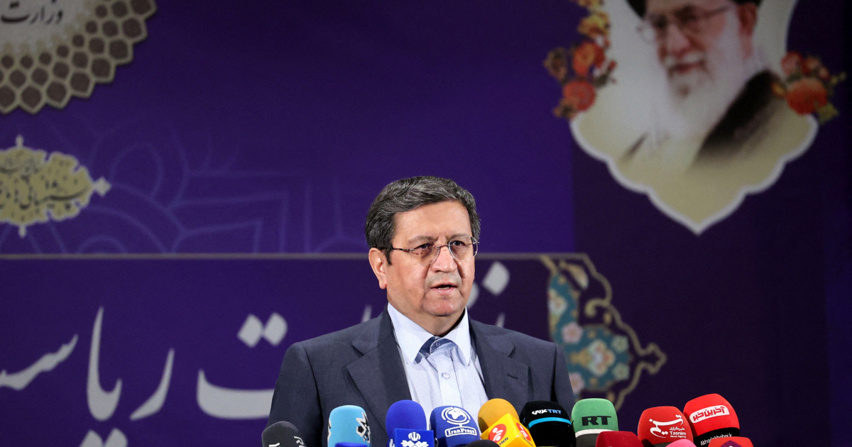 Iran's President Hassan Rouhani has dismissed the central bank governor, Abdolnaser Hemmati, who is running in a June 18 presidential election.

 avatoday.net/node/14812