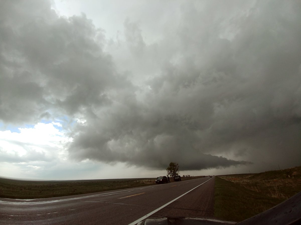 nominal_entity's tweet photo. 22 May 2021 19Z 1359MDT  near Brush, CO. Can't complain about spinnies (even brief)  between jobs !  Supercell structure thereafter. #2pm #tornadoes #cowx https://t.co/ovUSc3Xhkr