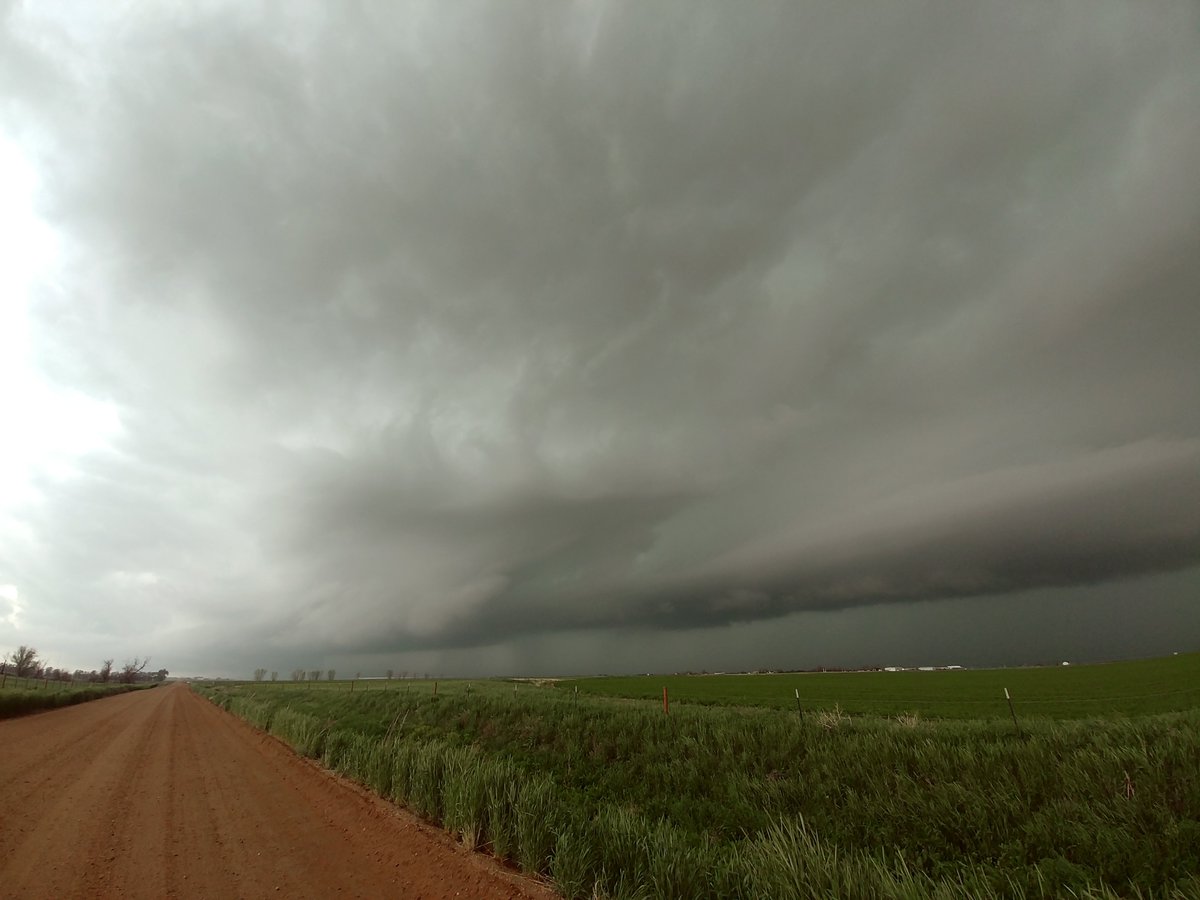 nominal_entity's tweet photo. 22 May 2021 19Z 1359MDT  near Brush, CO. Can't complain about spinnies (even brief)  between jobs !  Supercell structure thereafter. #2pm #tornadoes #cowx https://t.co/ovUSc3Xhkr