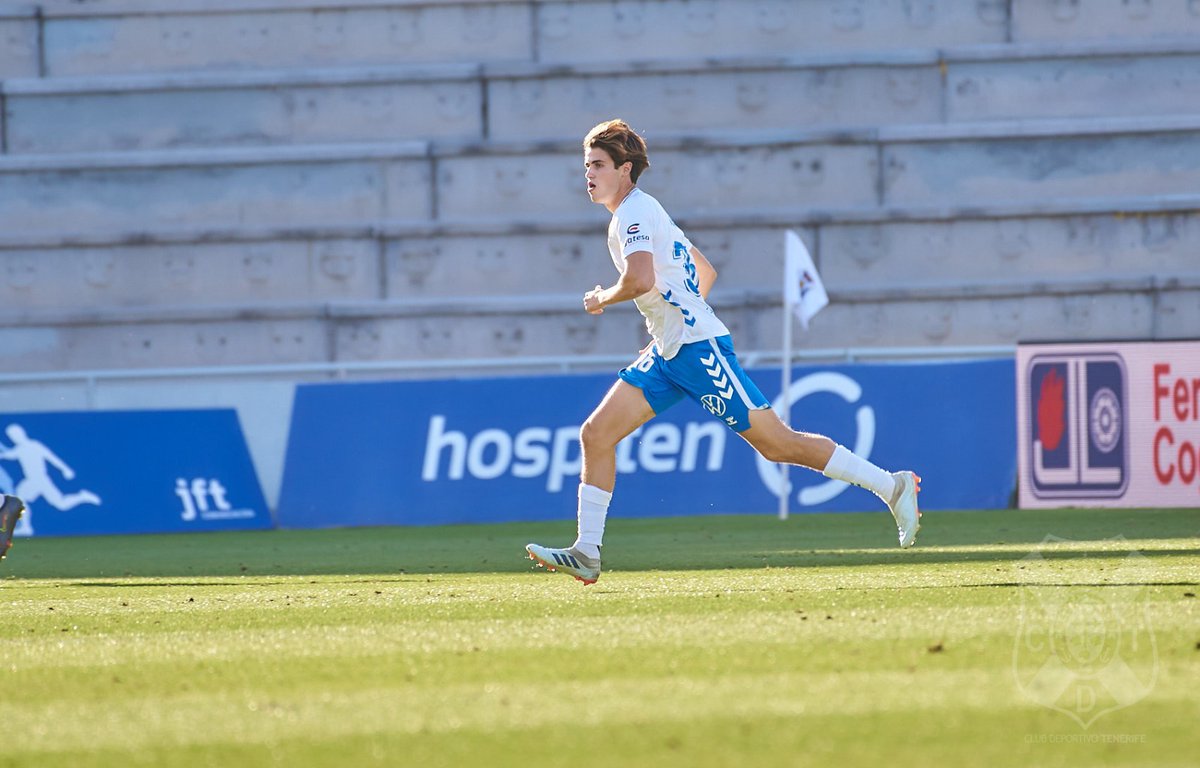CDTOficial's tweet photo. ¡Buenos días, #blanquiazules!

🗓️ 29/5/2021.
📍 #HRL. 
☑️ #TenerifeRealOviedo (2-2).
ℹ️ Debut de @Felixaalonso con el primer equipo 🏴󠁧󠁢󠁳󠁣󠁴󠁿.

#CanteraCDT #NuestraFuerzaEresTú https://t.co/9wG4AEfEHZ