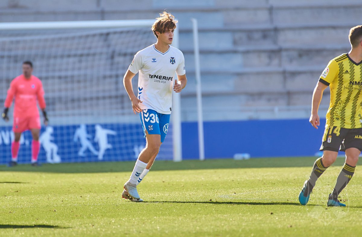 CDTOficial's tweet photo. ¡Buenos días, #blanquiazules!

🗓️ 29/5/2021.
📍 #HRL. 
☑️ #TenerifeRealOviedo (2-2).
ℹ️ Debut de @Felixaalonso con el primer equipo 🏴󠁧󠁢󠁳󠁣󠁴󠁿.

#CanteraCDT #NuestraFuerzaEresTú https://t.co/9wG4AEfEHZ
