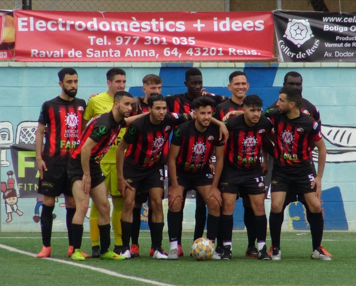 Sempre Reus : El CF Reus RN perd 0 a 1 amb l'Hospitalet els lide... semprereus.blogspot.com/2021/05/el-cf-…