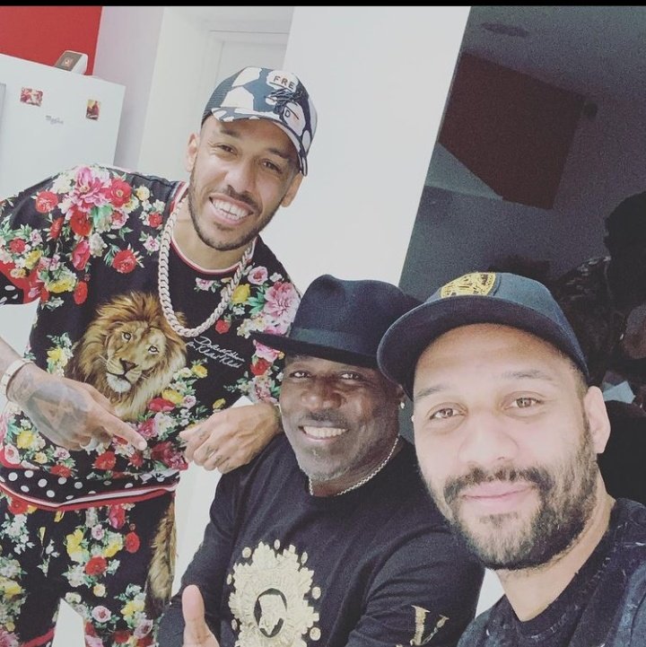 LARA_COYG's tweet photo. Haaland to Arsenal confirmed? 🤔 https://t.co/hCuINGX4gN