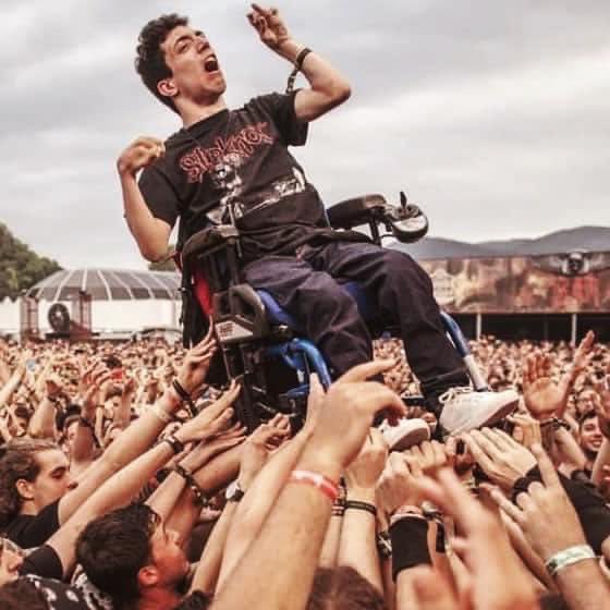 papahetfield81's tweet image. This picture show how the metal community is. It's more than just music, it's about sharing and helping each other!🤘🏽
#metallica