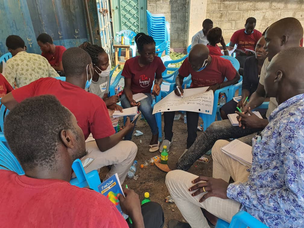 Konetahub's tweet photo. #UPDATE: On May 29th, we supported #NEIYA to empower the community youth on "The role of Youth in combating violence with the community".
More than 20 youth received training to empower them be champions of peace.
With support from @USMissionJuba
https://t.co/yZMNjDoWqy
#SSOT https://t.co/aATALy7GWq