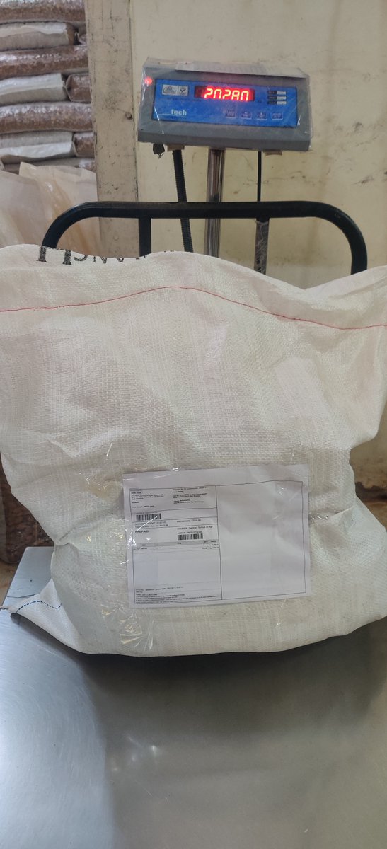 I recently used SHIPROCKET to send a courier from Mumbai to Kolkata. I chose DELHIVERY SURFACE to send this courier. I have been sending couriers through Delhivery Surface, never have I faced any kind of problems. 
#shiprocket 
#delhiverysurface
#consumergrievance
#consumercourt