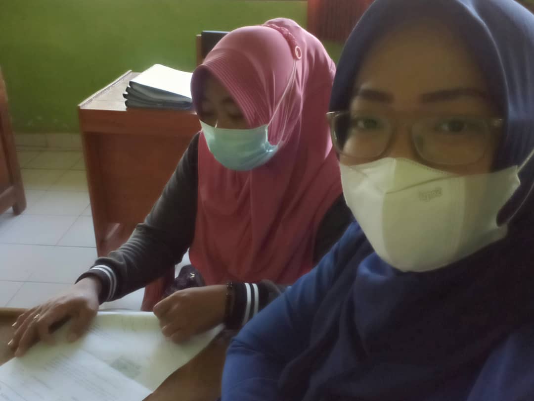 PTasari's tweet photo. Sosialisasi tentang perkoperasian dengan ibu-ibu pagar Dewa kecamat tetap

@KemenkopUKM 
@PENYULUH_COOP 
#ppklprovinsibengkulu
#ppklkabupatenkaut https://t.co/rr4JeOGsGR