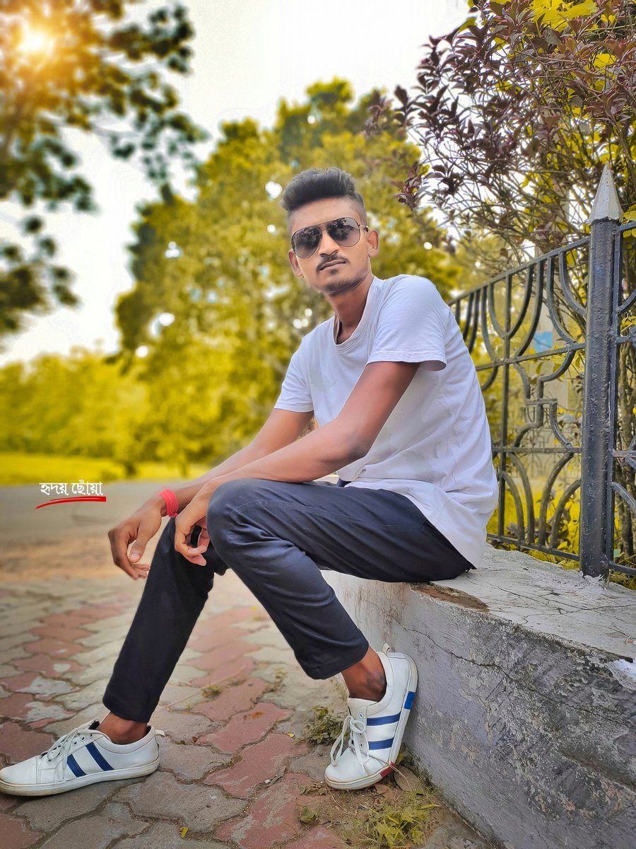 DpatraOfficial's tweet photo. মেয়েরা যে পরিমান ক্রাশ
খায় গুরু ছাগলও মনে
হয় ঐ পরিমান ঘাস খায়না https://t.co/bsUwmQrV1a