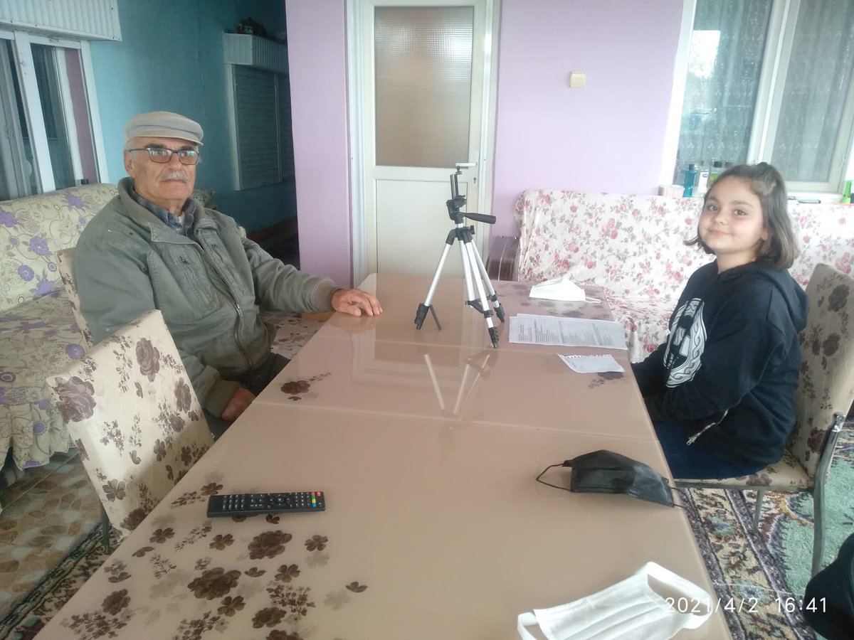 KusbabaO's tweet photo. Okulumuzda SÖZLÜ TARİH PROJESİ’nin sonuna geliyoruz.MEB tarafından 21 pilot ilde başlatılan proje kapsamında öğrencilerimiz geçmişin sesini bugüne aktarmak için kolları sıvadı.Ayşe Kurnaz öğretmenimize,öğrencilerimize ve elleri öpülesi yaşlılarımıza teşekkür ederiz.@nesetyazar https://t.co/SrI42LnfNF