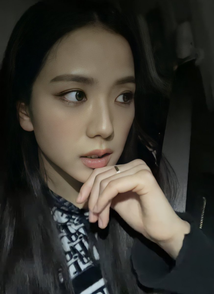 jennierosientf's tweet photo. พอปรับชัดก้คือ….อยากตายคาสันดั้งมาก😭
 #JISOO https://t.co/M0Atc1bfnp