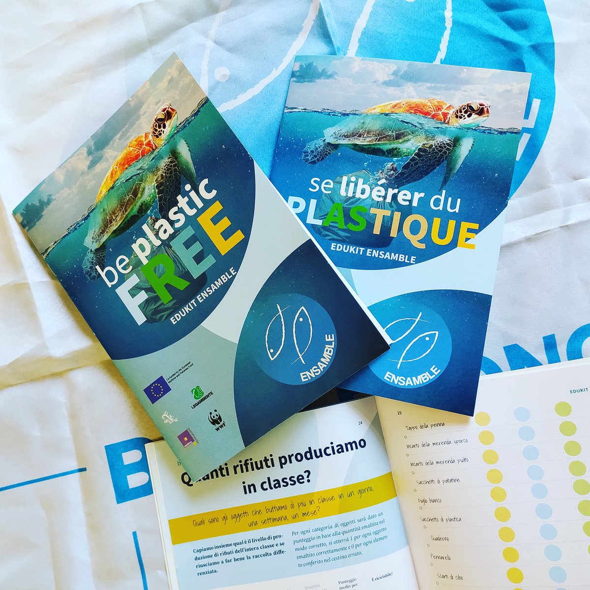 ENSAMBLE_EU's tweet photo. 🇪🇺 #Beplasticfree | Our #edukit are ready for the schools!
#blueeconomy #Sustainability #education 
| @EU_FARNET @EU_EISMEA @EU_MARE | https://t.co/vZNrbnDQ8J