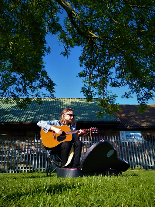 Catfordkid's tweet photo. Lovely Dylan in the Park concert with @ElRet last night - thank you Felix, let's do it again soon.
#Dylanat80 https://t.co/70rnSNDITi