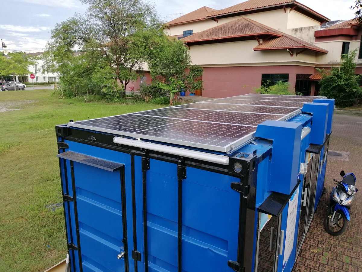 suncroxsolar's tweet photo. @JKJAVMY @Khairykj Boleh adaptasi tenaga solar di kenderaan tersebut bagi mengurangkan beban serta kesan buruk generator seterusnya menambah mobiliti aktiviti pemberian vaksin di merata tempat. Gambar contoh @suncroxsolar di kios saringan COVID19 Putrajaya https://t.co/1OAQFR1M9W