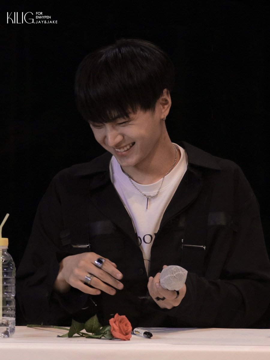 210528 위버스 팬싸

👶🏻👶🏻

#JAY #JAKE #ENHYPEN   #제이 #제이크 #엔하이픈