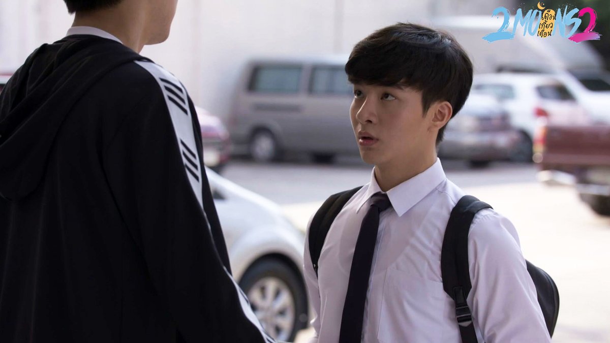 koretame_PR's tweet photo. ／
毎週金曜深夜０時より
『#2Moons2』TV初放送中📺
＼

先週からスタートしました、タイドラマ「2Moons2」。
第１話を振り返り！

憧れのパーが通う大学に合格したワーヨー。親友のミンと期待に胸を膨らませていた矢先、出くわしたのは…

🌙7/11(日)Blu-ray BOX発売
#BenEarth #JoongNine #PavelDoMe https://t.co/9RcGRGQ2zS