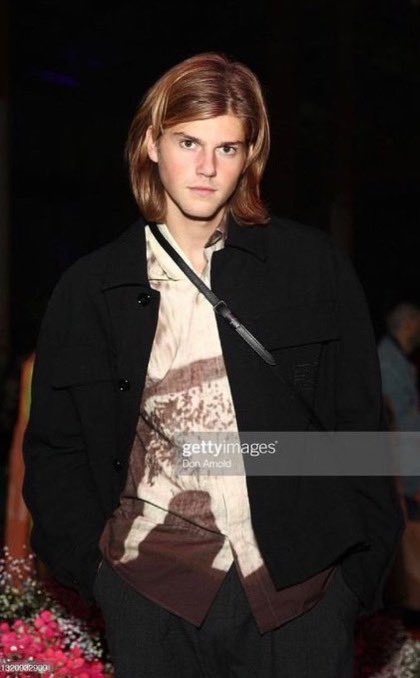 RuelUpdatesAr's tweet photo. 📲| Ruel en el  “Romance Was Born” durante la Fashion Week en Australia.
📸: Don Arnold https://t.co/Rcqd2wpoaQ