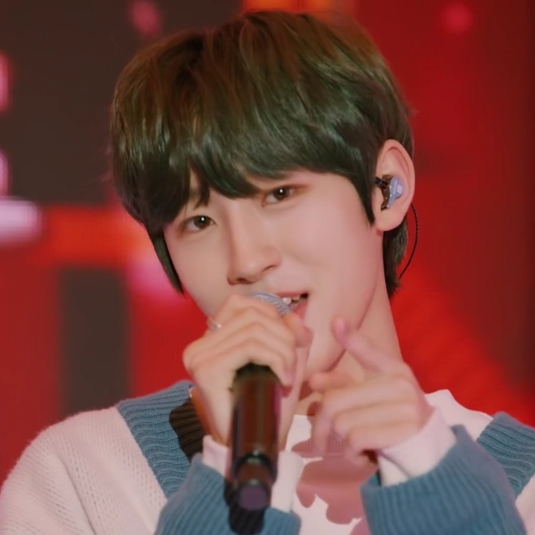 bestofminseo's tweet photo. while we wait for minseo's chance to guest on @woollimTHELIVE , what's a song you would like to hear minseo sing or even do a dance cover of?

#김민서 #드리핀 @drippin https://t.co/Xstd7l8Y7r
